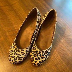 Vionic wedge pumps leopard print